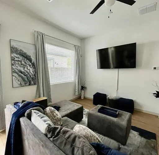 Apartment Limitless Westgate Oasis
