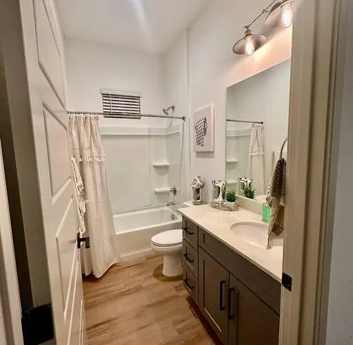 Limitless Westgate Oasis Apartment