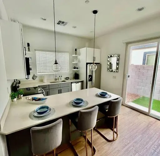 Apartment Limitless Westgate Oasis Glendale